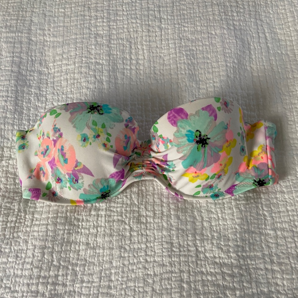 Victoria’s Secret bikini top